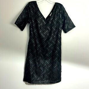 Lavani Black mini short sleeved dress size M NWT